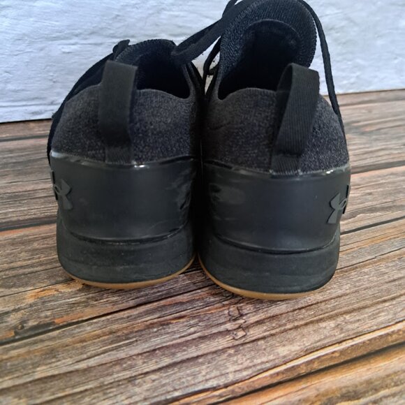 Under Armour TriBase Reign 3 training shoes in black and gum fitness sneaker main image 4